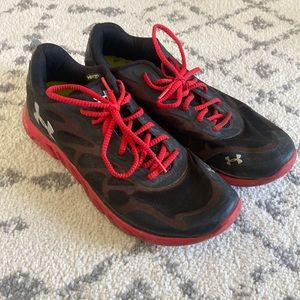 Under Armour Tennis shoes (MENS)